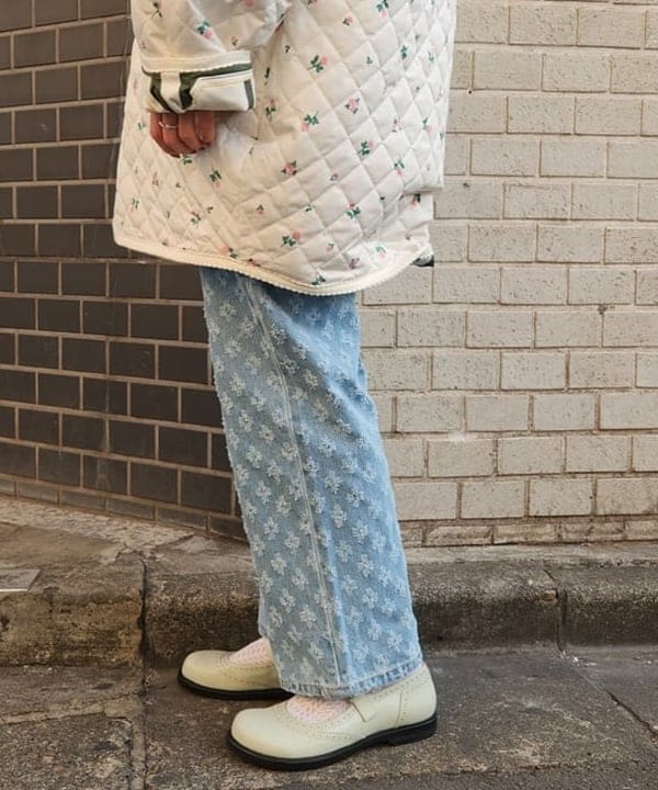 saori KATOさんの「BEAMS WOMEN｜ジャカード デニム パンツ」を使ったコーディネート