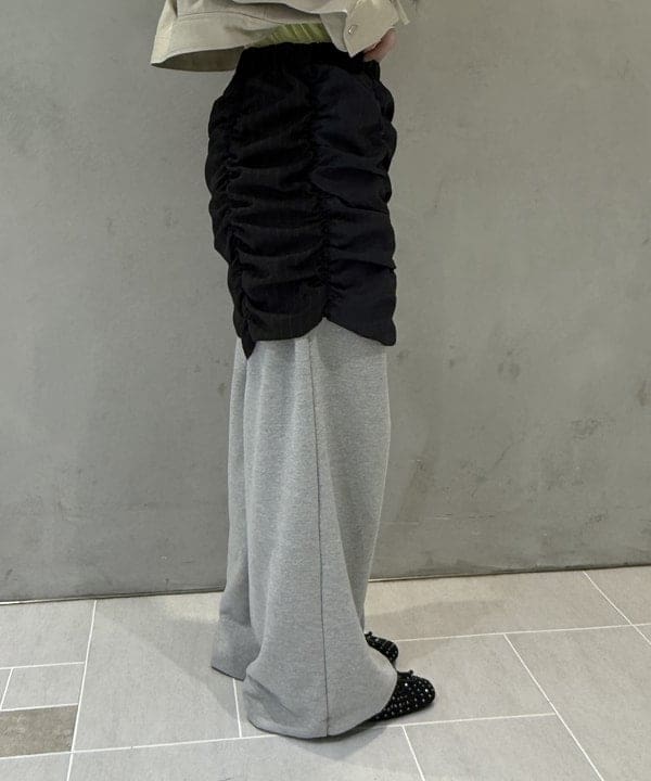 須賀さんの「BEAMS WOMEN｜ハトメフラップ ブルゾン」を使ったコーディネート