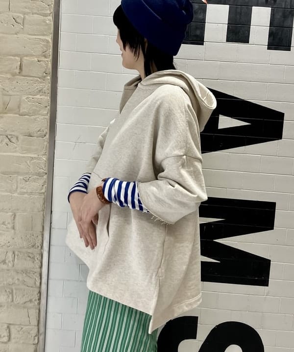 小原 もこさんの「BEAMS WOMEN｜GREGORY / 別注 VINTAGE HIP MATE NAVY」を使ったコーディネート