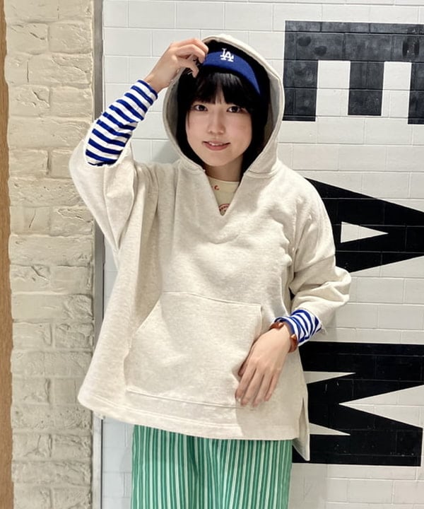小原 もこさんの「BEAMS WOMEN｜GREGORY / 別注 VINTAGE HIP MATE NAVY」を使ったコーディネート