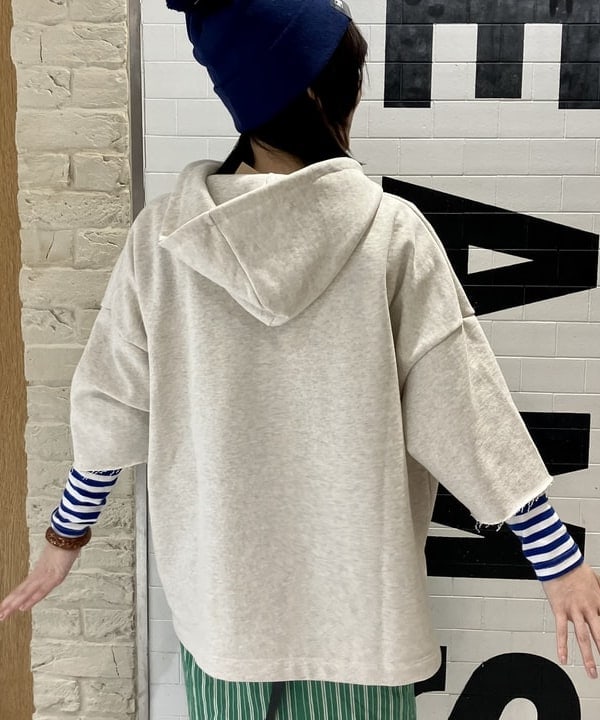 小原 もこさんの「BEAMS WOMEN｜GREGORY / 別注 VINTAGE HIP MATE NAVY」を使ったコーディネート