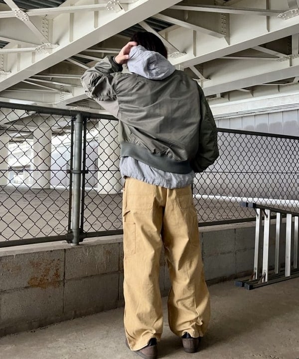 槙山 賢斗さんの「BEAMS WOMEN｜パッチワーク ヘリンボーン フードシャツ」を使ったコーディネート