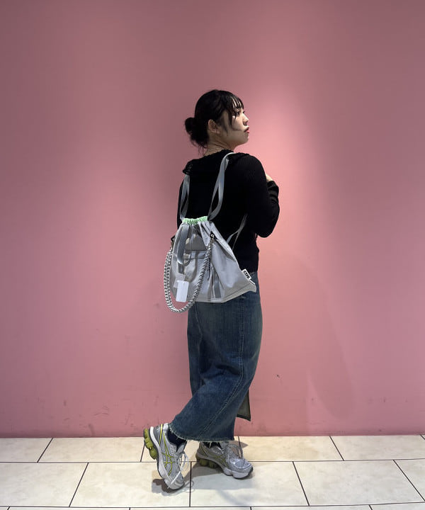 星野 真依さんの「BEAMS WOMEN｜CONTROL FREAK / ナイロン 3Way トートバッグ」を使ったコーディネート