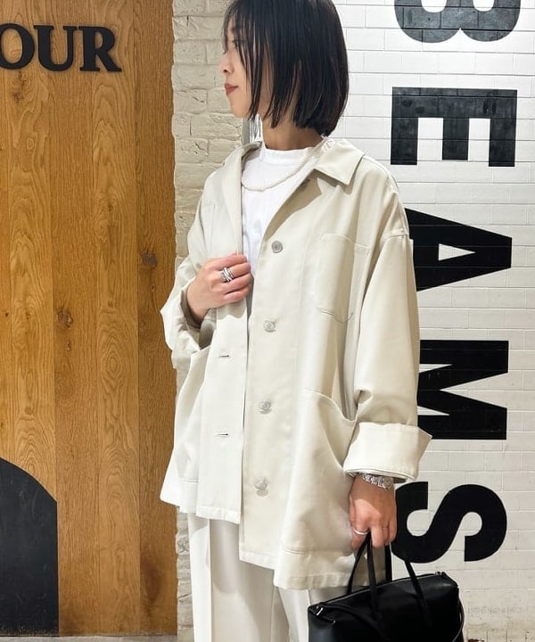 川口 恵さんの「BEAMS WOMEN｜テトロンコットン スタンドカラー シャツ」を使ったコーディネート