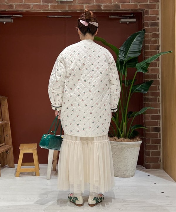 エノモト アミさんの「BEAMS WOMEN｜Ray BEAMS / チュール キリカエ ティアード スカート」を使ったコーディネート