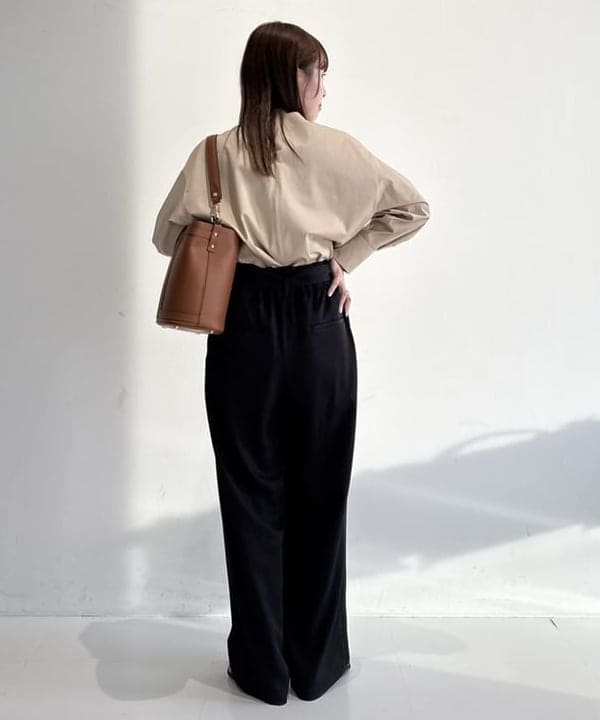 makita mikaさんの「BEAMS WOMEN｜GIANNI NOTARO / NEW フレーム バケット バッグ」を使ったコーディネート