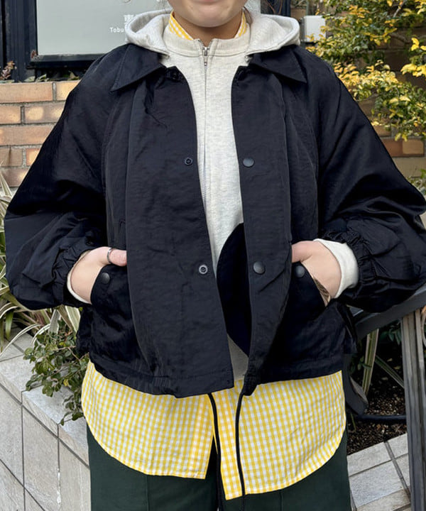 アベアミさんの「BEAMS WOMEN｜ナイロン コーチ ジャケット」を使ったコーディネート