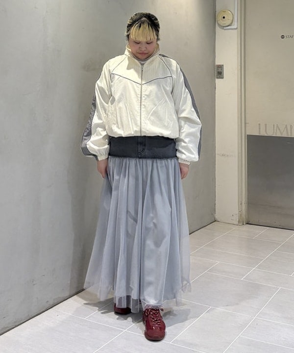 大石彩可さんの「BEAMS WOMEN｜ストライプ キリカエ トラックジャケット」を使ったコーディネート