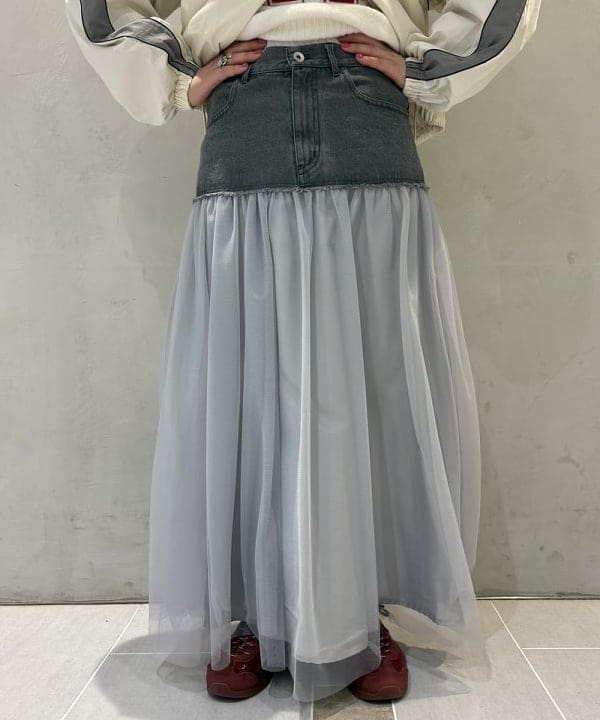 大石彩可さんの「BEAMS WOMEN｜ストライプ キリカエ トラックジャケット」を使ったコーディネート