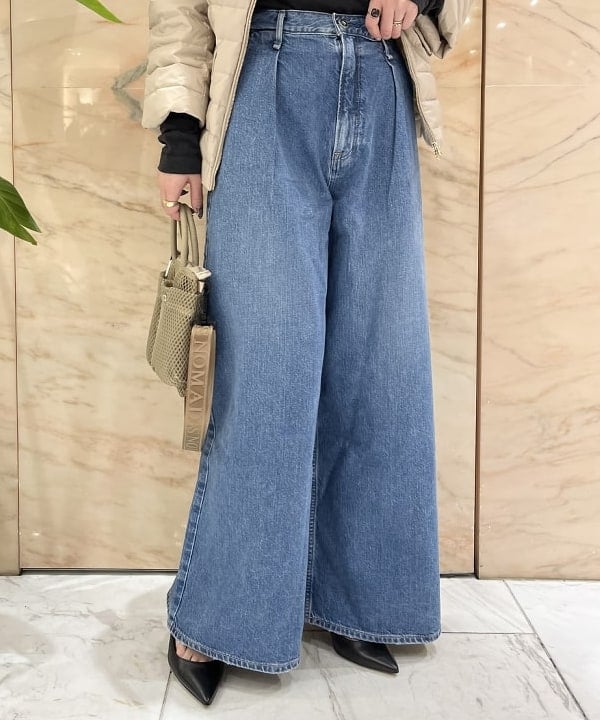 関 桂子さんの「BEAMS WOMEN｜TATRAS / 別注 ACACIA ノーカラー ライトダウンジャケット」を使ったコーディネート