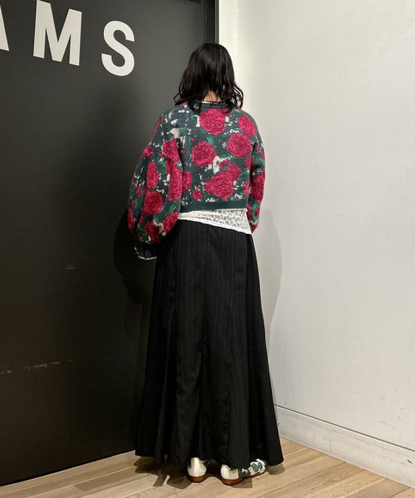 早川 萌子さんの「BEAMS WOMEN｜ストレッチレース クルーネック Tシャツ」を使ったコーディネート