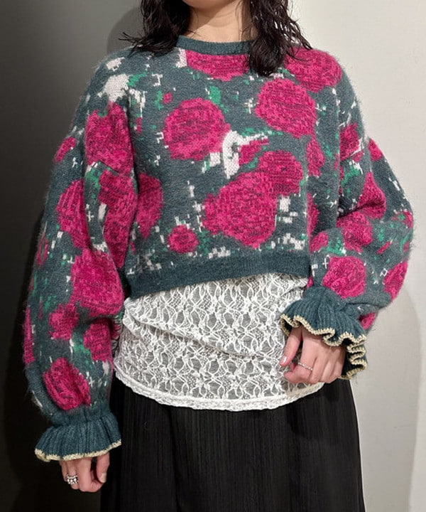 早川 萌子さんの「BEAMS WOMEN｜ストレッチレース クルーネック Tシャツ」を使ったコーディネート