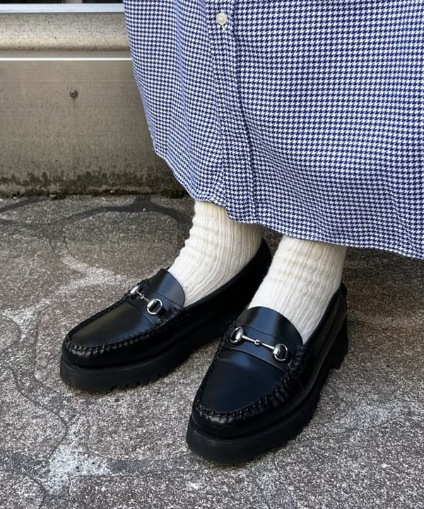 まつむさんの「BEAMS WOMEN｜カットオフ Vネック カーディガン」を使ったコーディネート