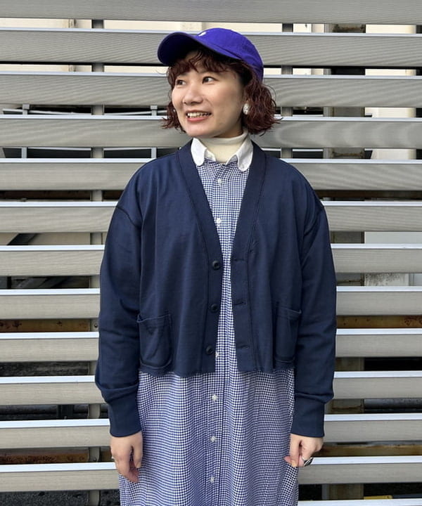 まつむさんの「BEAMS WOMEN｜カットオフ Vネック カーディガン」を使ったコーディネート