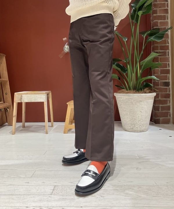 ディクソン 太陽さんの「BEAMS WOMEN｜【別注】DICKIES / ワーク フレア パンツ」を使ったコーディネート
