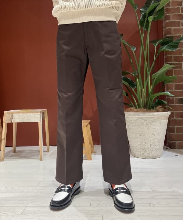 ディクソン 太陽さんの「BEAMS WOMEN｜【別注】DICKIES / ワーク フレア パンツ」を使ったコーディネート