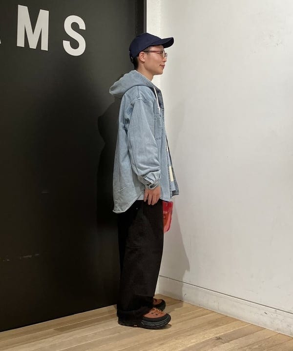 土田 達也さんの「BEAMS WOMEN｜シャンブレー フードシャツ」を使ったコーディネート