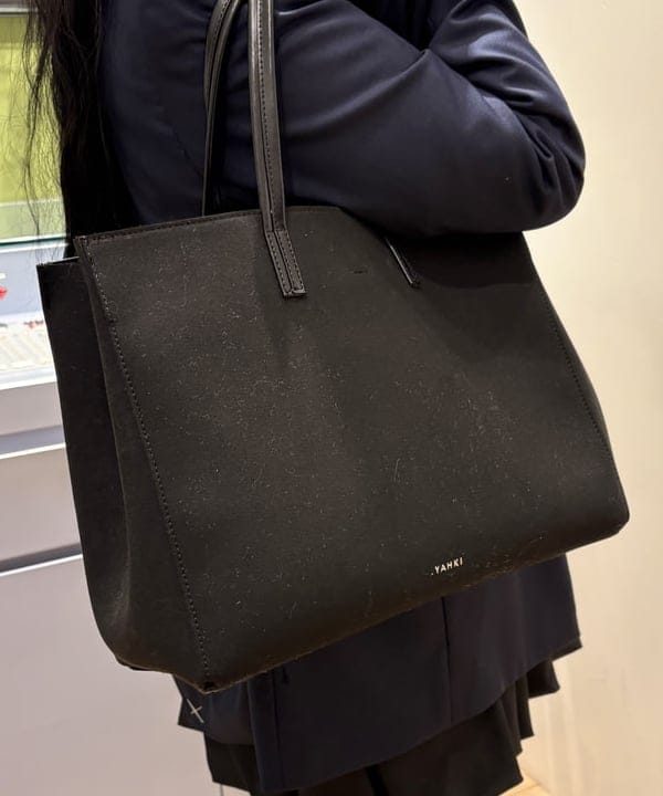 オカベ　アヤカさんの「BEAMS WOMEN｜YAHKI / YH-692 TOTE BAG」を使ったコーディネート
