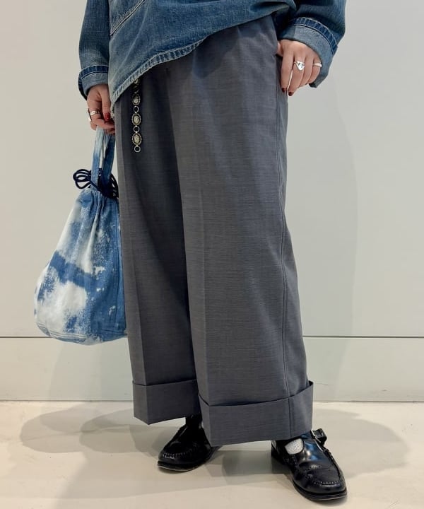 吉野 多恵さんの「BEAMS WOMEN｜【別注】BUZZ RICKSON’s / USED DENIM PULLOVER」を使ったコーディネート