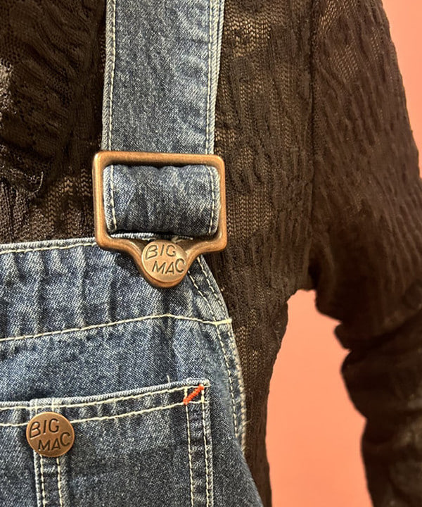 リズさんの「BEAMS WOMEN｜HELOYSE / ribbon pouch metallic bag」を使ったコーディネート