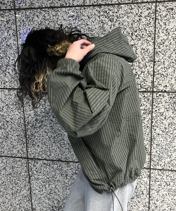 菊田 悠さんの「BEAMS WOMEN｜BIRKENSTOCK &times; BEAMS / 別注 Zurich BONE PATTERN」を使ったコーディネート