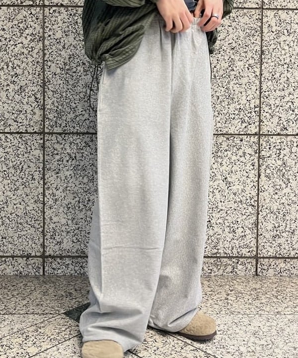 菊田 悠さんの「BEAMS WOMEN｜BIRKENSTOCK &times; BEAMS / 別注 Zurich BONE PATTERN」を使ったコーディネート