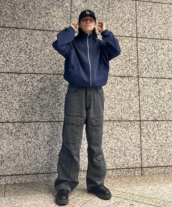 配島 孝明さんの「BEAMS WOMEN｜【別注】Champion / ジップ ジャケット」を使ったコーディネート