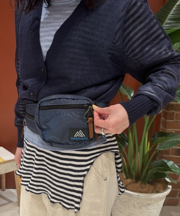 クロサワさんの「BEAMS WOMEN｜GREGORY / 別注 VINTAGE HIP MATE NAVY」を使ったコーディネート