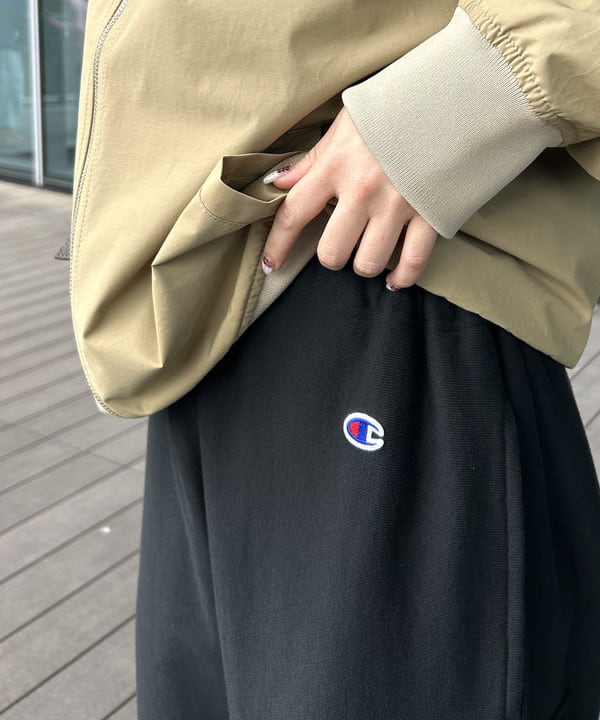 Hazukiさんの「BEAMS WOMEN｜【別注】Champion / スウェット カーゴショーツ」を使ったコーディネート