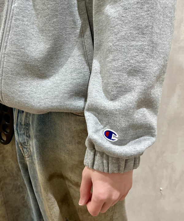 トラ吉さんの「BEAMS WOMEN｜【別注】LACOSTE / スタジアムジャンパー」を使ったコーディネート