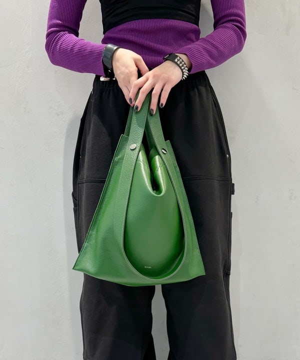 りかちょび/岸本梨佳さんの「BEAMS WOMEN｜BEAURE × Ray BEAMS / 別注 2WAY バッグ」を使ったコーディネート