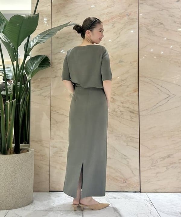 佐藤 美樹さんの「BEAMS WOMEN｜シンプル ボートネックニット .M」を使ったコーディネート