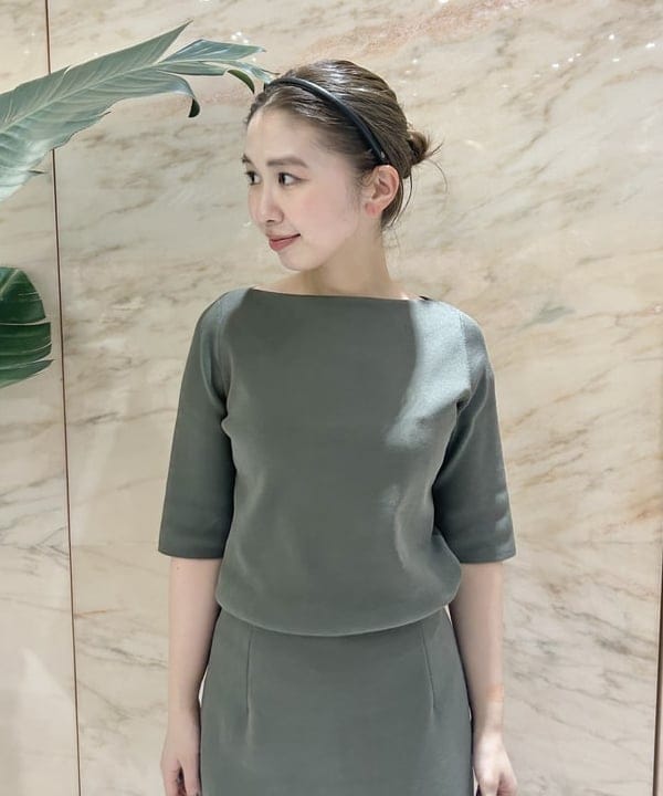 佐藤 美樹さんの「BEAMS WOMEN｜シンプル ボートネックニット .M」を使ったコーディネート