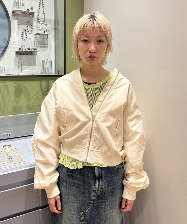 シミズ ネネさんの「BEAMS WOMEN｜【別注】RED CARD TOKYO / Cameron デニムスカート」を使ったコーディネート