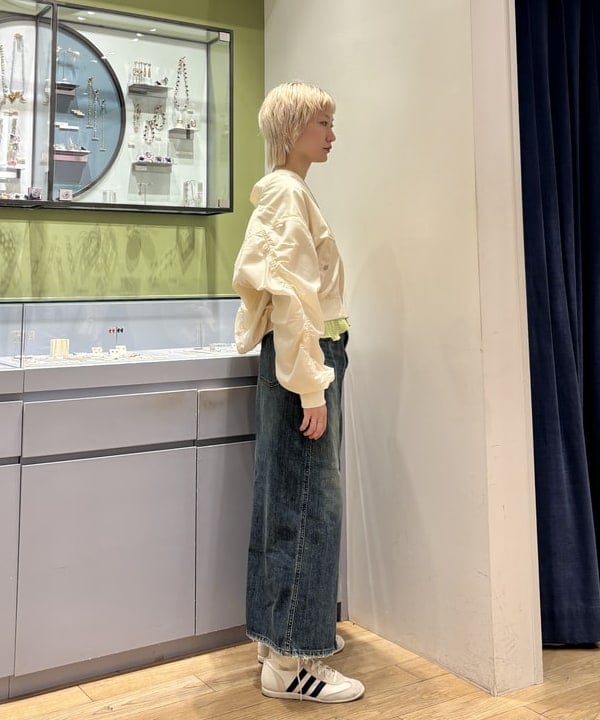 シミズ ネネさんの「BEAMS WOMEN｜【別注】RED CARD TOKYO / Cameron デニムスカート」を使ったコーディネート