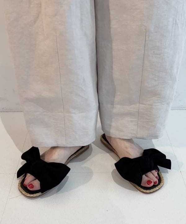makita mikaさんの「BEAMS WOMEN｜VIOLAd’ORO / ナイロン ボディーバッグ」を使ったコーディネート