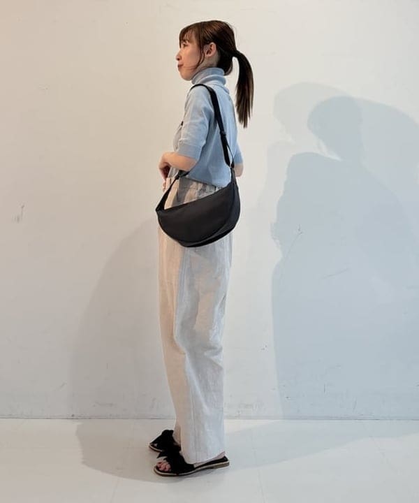 makita mikaさんの「BEAMS WOMEN｜VIOLAd’ORO / ナイロン ボディーバッグ」を使ったコーディネート