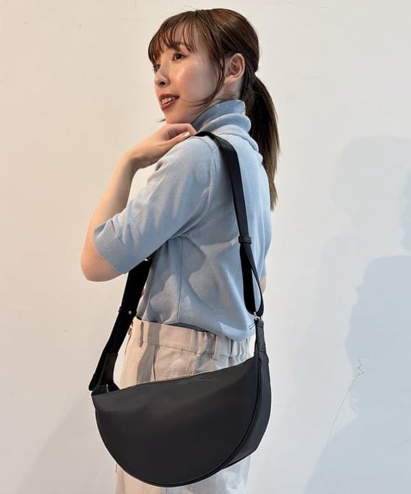 makita mikaさんの「BEAMS WOMEN｜VIOLAd’ORO / ナイロン ボディーバッグ」を使ったコーディネート