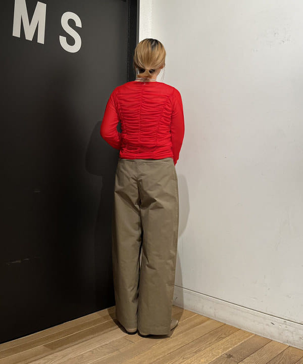 Ito_ririkaさんの「BEAMS WOMEN｜テトロンコットン コンフォート タックパンツ」を使ったコーディネート
