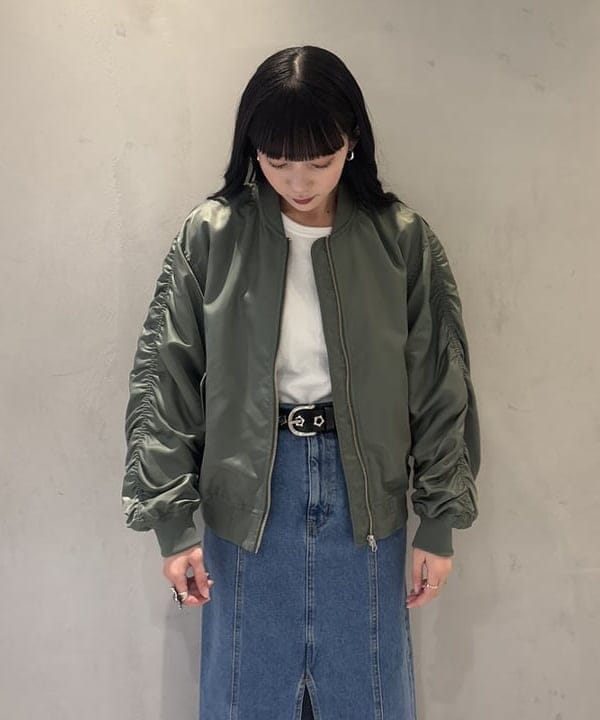 松田 陽茉莉さんの「BEAMS WOMEN｜デニム カットオフ スリット スカート デニム」を使ったコーディネート