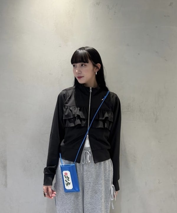 松田 陽茉莉さんの「BEAMS WOMEN｜フリル ハイネック ジップ ジャケット」を使ったコーディネート
