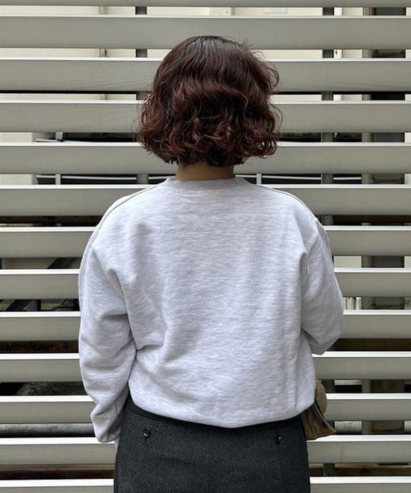 まつむさんの「BEAMS WOMEN｜【別注】GOOD ROCK SPEED / カレッジ クルー スウェット」を使ったコーディネート