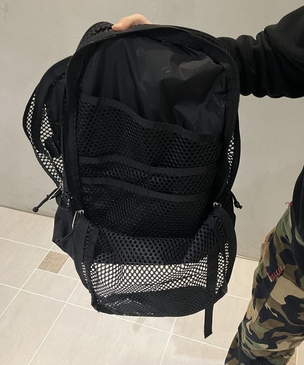 赤羽 花さんの「BEAMS WOMEN｜【別注】GREGORY / メッシュ DITCH DAY」を使ったコーディネート