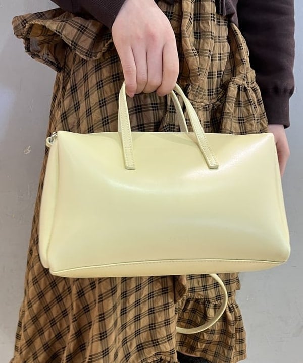 神坂 莉子さんの「BEAMS WOMEN｜YAHKI / YH-695 CROSS BODY BAG」を使ったコーディネート