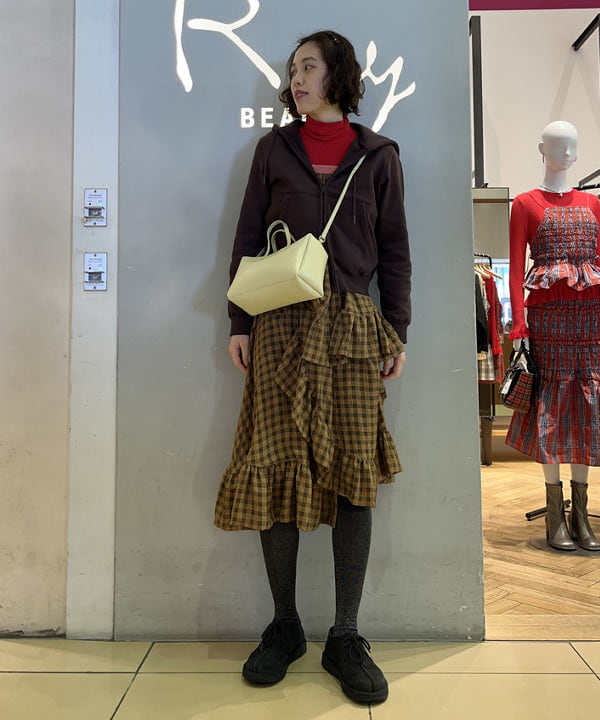 神坂 莉子さんの「BEAMS WOMEN｜YAHKI / YH-695 CROSS BODY BAG」を使ったコーディネート