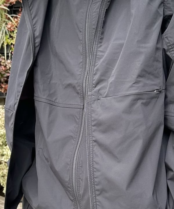 吉田 洸輝さんの「BEAMS WOMEN｜撥水 ライトウェイト フーデッド ベスト」を使ったコーディネート