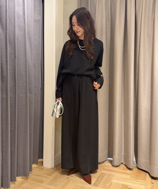 YUIさんの「BEAMS WOMEN｜GIANNI CHIARINI / メタリック ALIFA レザーショルダーバッグ S」を使ったコーディネート
