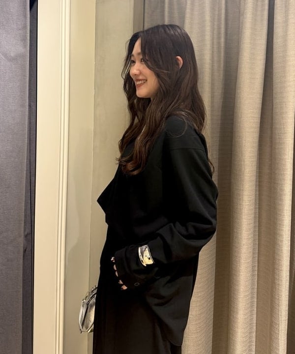 YUIさんの「BEAMS WOMEN｜GIANNI CHIARINI / メタリック ALIFA レザーショルダーバッグ S」を使ったコーディネート