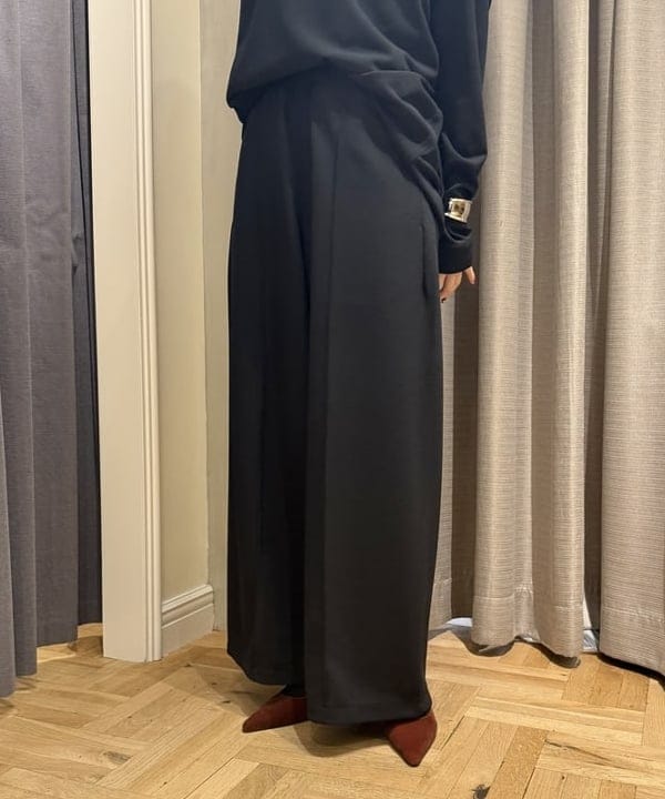 YUIさんの「BEAMS WOMEN｜GIANNI CHIARINI / メタリック ALIFA レザーショルダーバッグ S」を使ったコーディネート