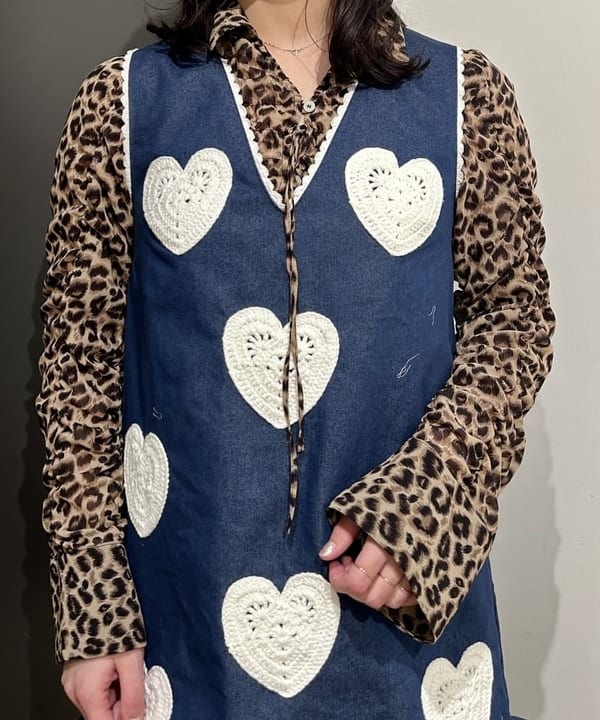 早川 萌子さんの「BEAMS WOMEN｜レオパードシャーリング ブラウス」を使ったコーディネート